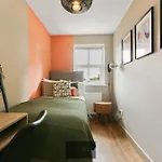 Nomastay, Corporate, Families, Relocation, 3 Bed, 2 Bath, Parking, Next To The Hospital, University, City Center
